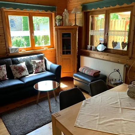 度假居 福尔卡内菲尔赫普度假屋 Schonbach (Vulkaneifel)